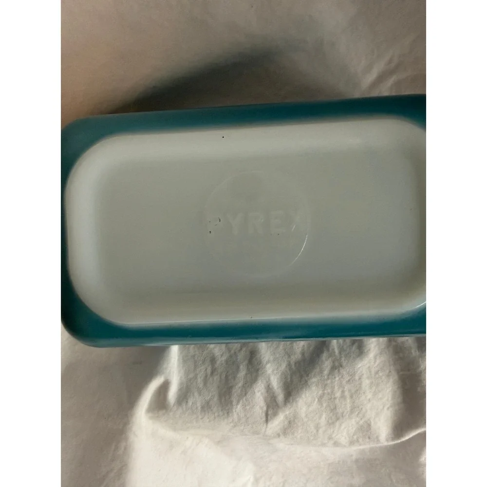 Vintage Pyrex Turquoise Blue Milk Glass Loaf Pan 525 Rectangular Baking Dish